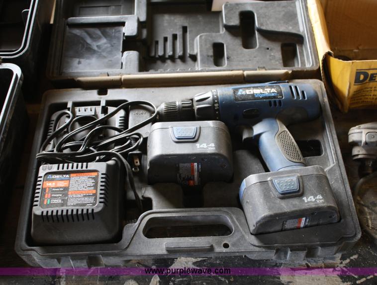 image for item 4845 Assorted tools