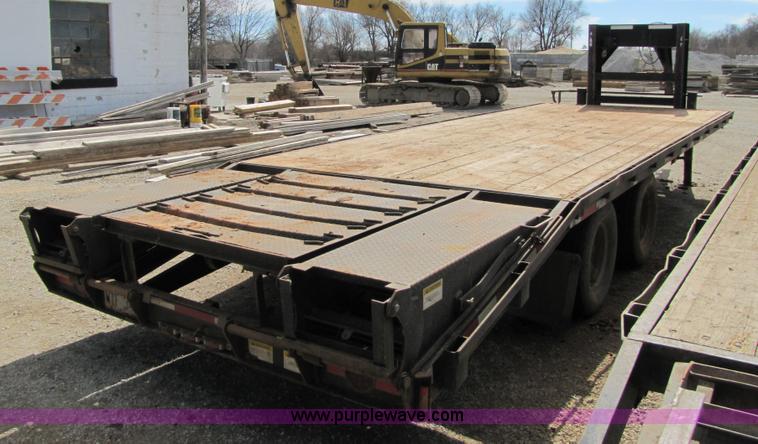 image for item 5123 2006 Hillsboro goose neck trailer