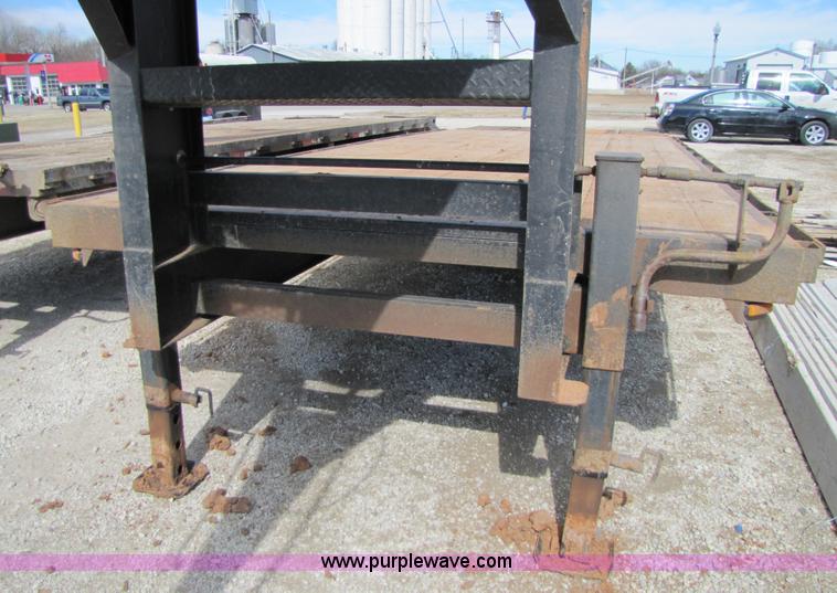 image for item 5123 2006 Hillsboro goose neck trailer