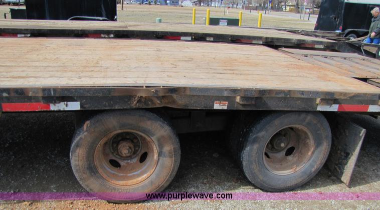 image for item 5123 2006 Hillsboro goose neck trailer