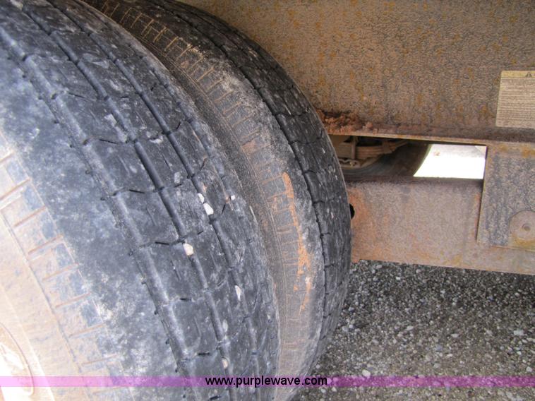 image for item 5123 2006 Hillsboro goose neck trailer