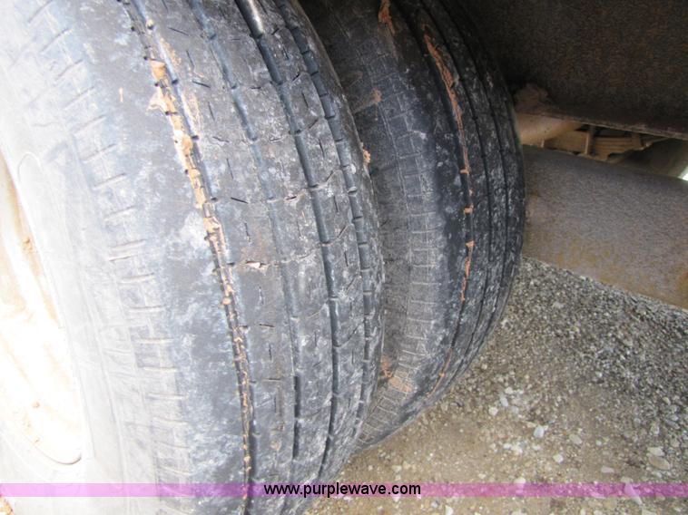 image for item 5123 2006 Hillsboro goose neck trailer