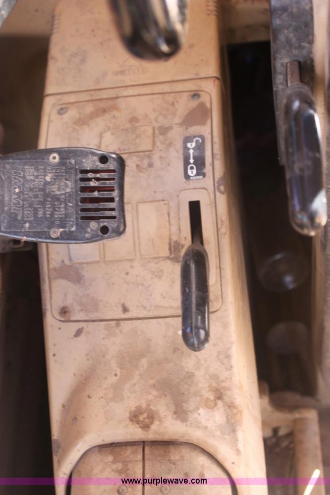 image for item 6492 1994 Caterpillar 320L excavator