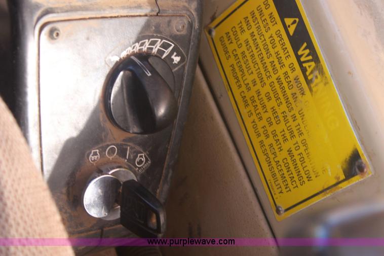 image for item 6492 1994 Caterpillar 320L excavator