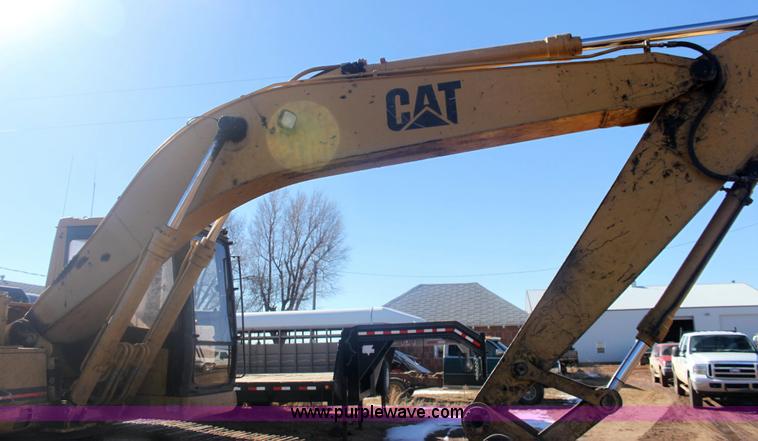 image for item 6492 1994 Caterpillar 320L excavator