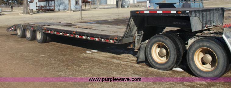 image for item 6493 1976 Hyster 42' triple axle trailer