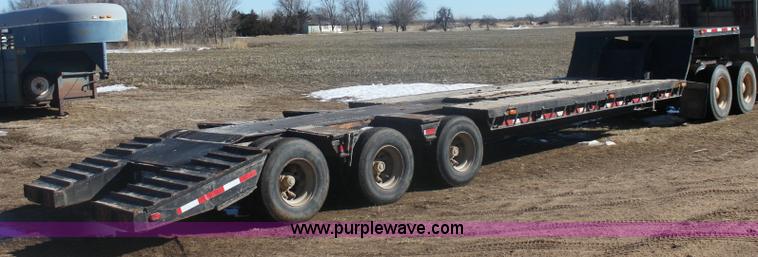 image for item 6493 1976 Hyster 42' triple axle trailer