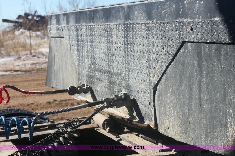 image for item 6493 1976 Hyster 42' triple axle trailer