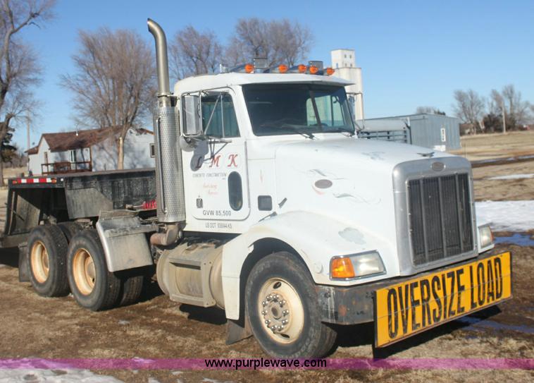 image for item 6494 1996 Peterbilt 385 semi truck