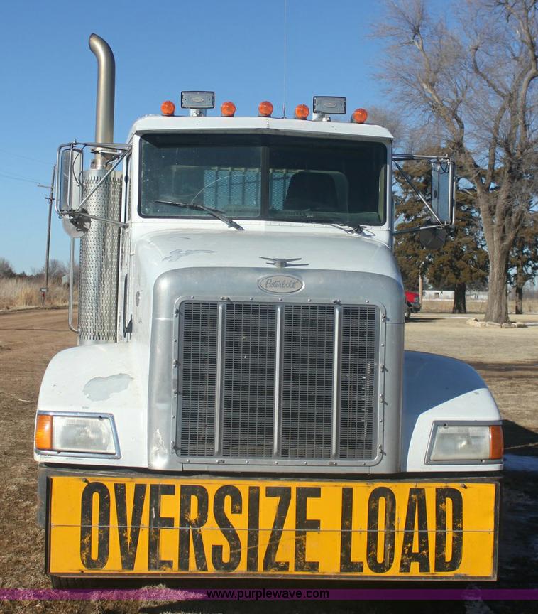 image for item 6494 1996 Peterbilt 385 semi truck