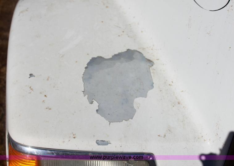 image for item 6494 1996 Peterbilt 385 semi truck