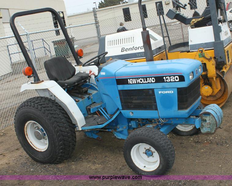 image for item 3063 1998 Ford New Holland 1320 tractor