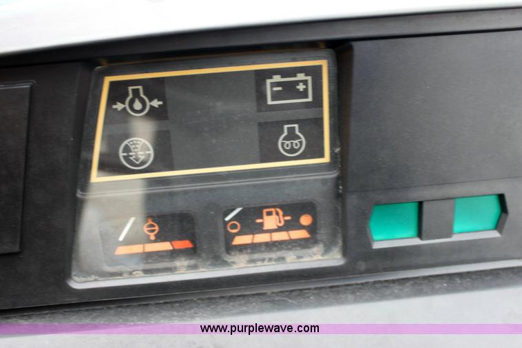 image for item 3063 1998 Ford New Holland 1320 tractor