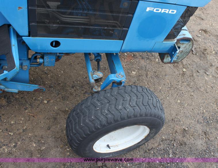image for item 3063 1998 Ford New Holland 1320 tractor