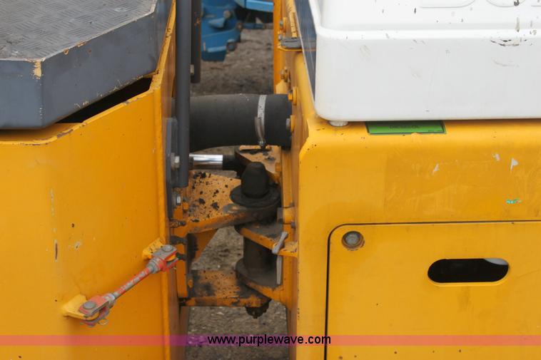 image for item 3064 1997 Benford TV1200DPR roller