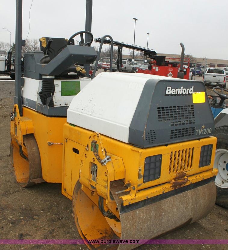 image for item 3064 1997 Benford TV1200DPR roller