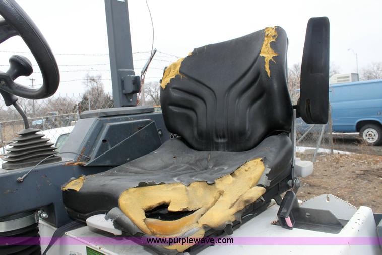 image for item 3064 1997 Benford TV1200DPR roller