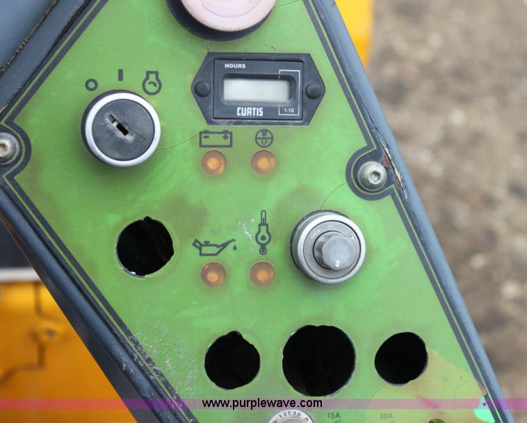 image for item 3064 1997 Benford TV1200DPR roller