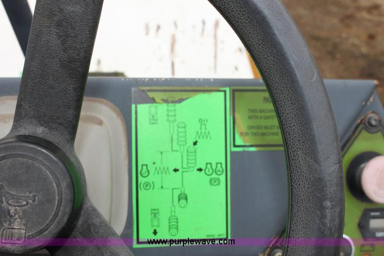 image for item 3064 1997 Benford TV1200DPR roller