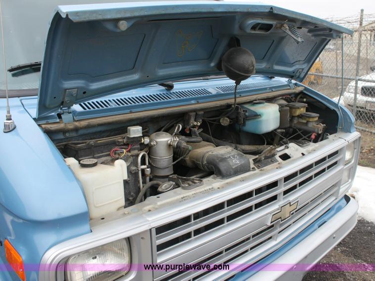 image for item 3065 1990 Chevrolet G30 cargo van
