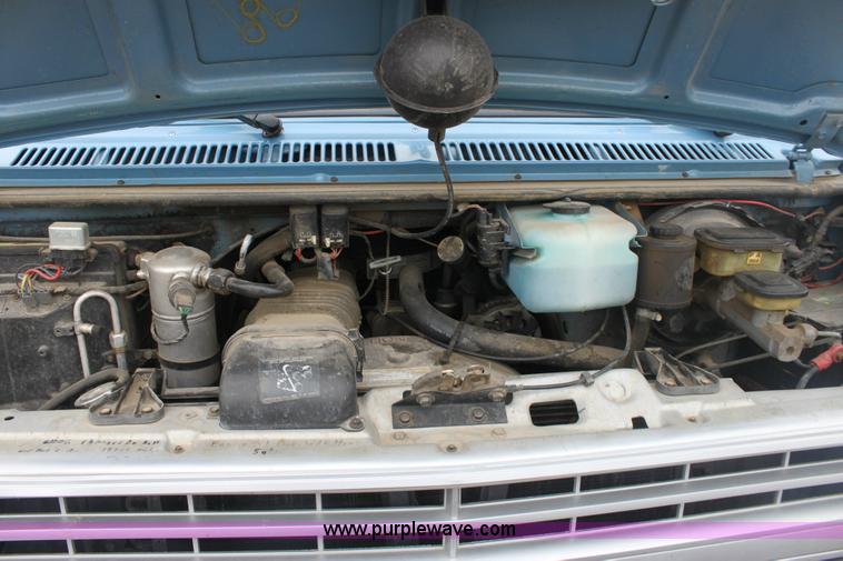 image for item 3065 1990 Chevrolet G30 cargo van