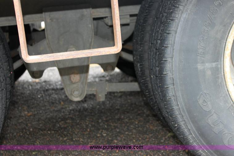 image for item 3067 2000 Interstate 20DTA flatbed utility trailer