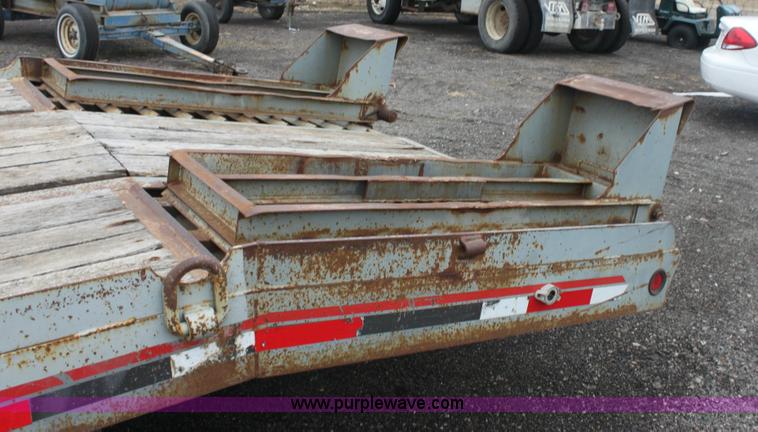 image for item 3067 2000 Interstate 20DTA flatbed utility trailer