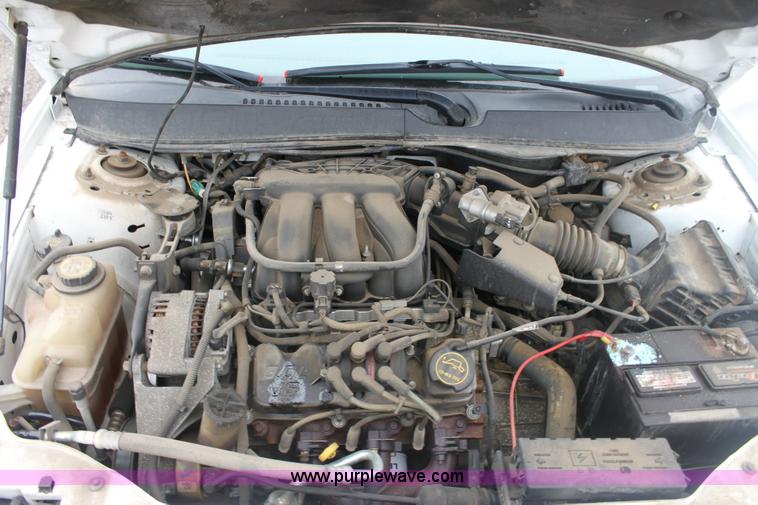 image for item 3068 2006 Ford Taurus SE