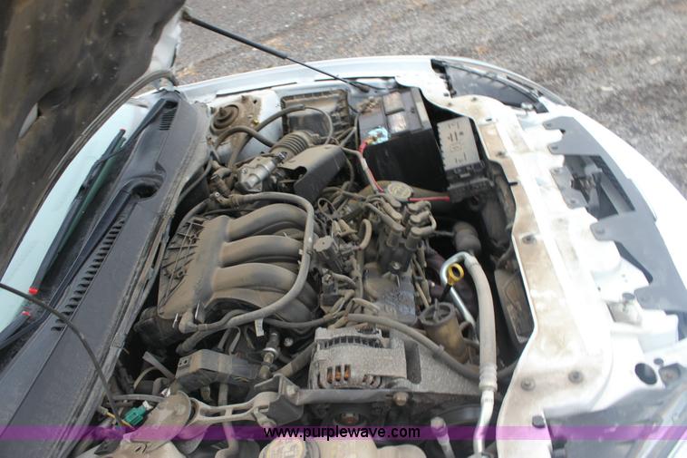 image for item 3068 2006 Ford Taurus SE