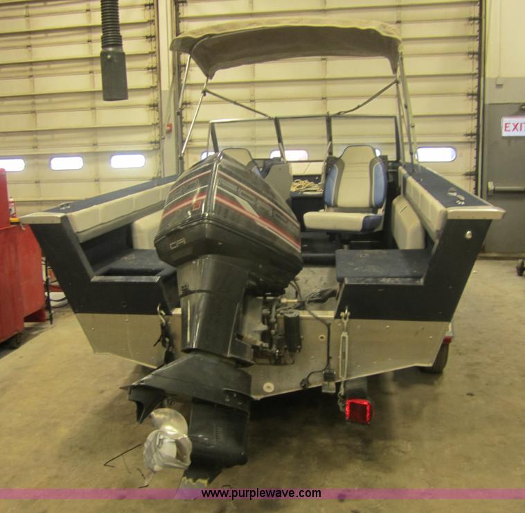 image for item 3073 1991 Blue Fin 1906 boat