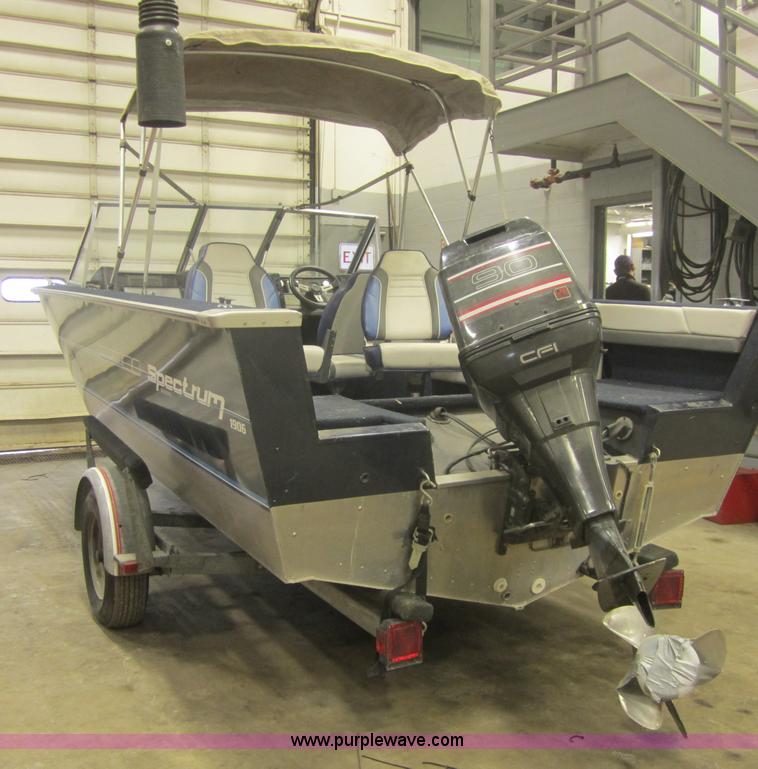 image for item 3073 1991 Blue Fin 1906 boat