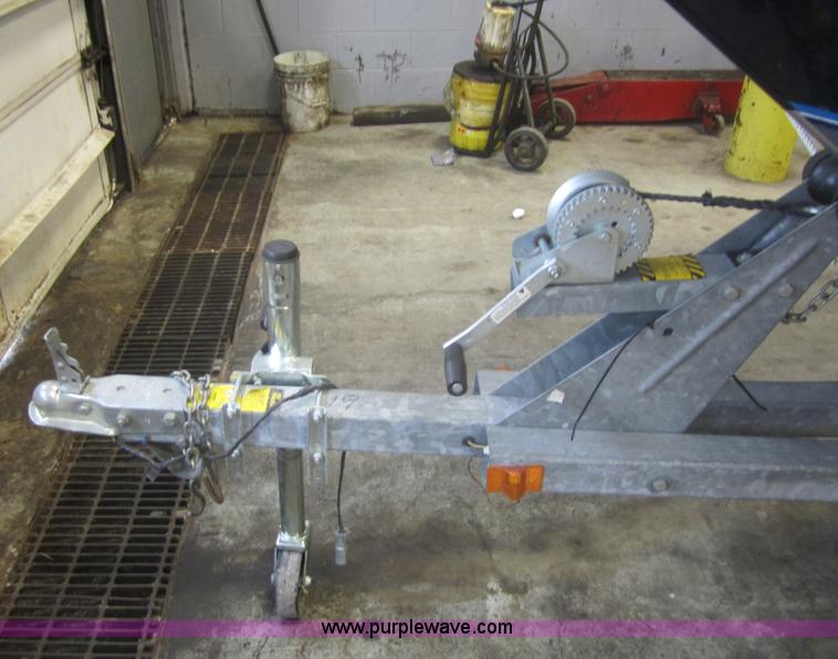 image for item 3073 1991 Blue Fin 1906 boat