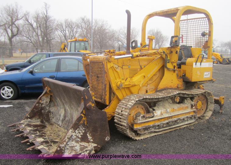 image for item 3094 1977 International 100E track loader