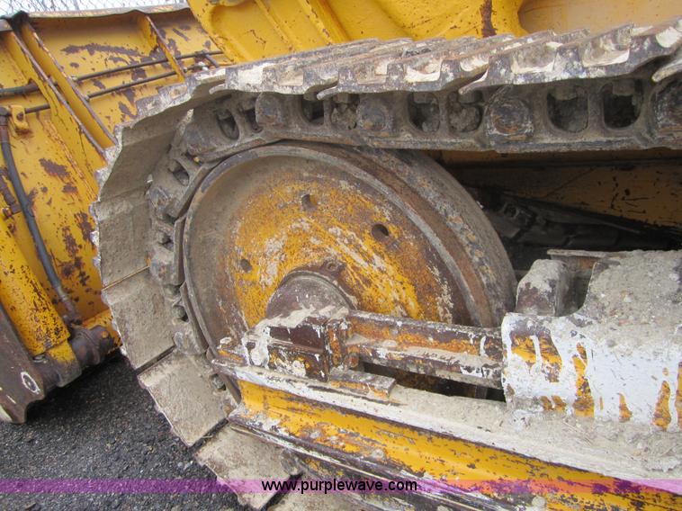 image for item 3094 1977 International 100E track loader