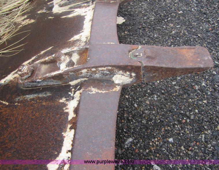 image for item 3094 1977 International 100E track loader