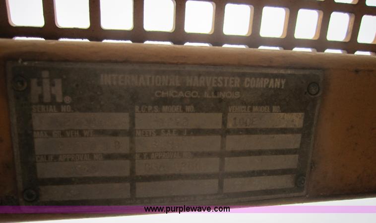 image for item 3094 1977 International 100E track loader