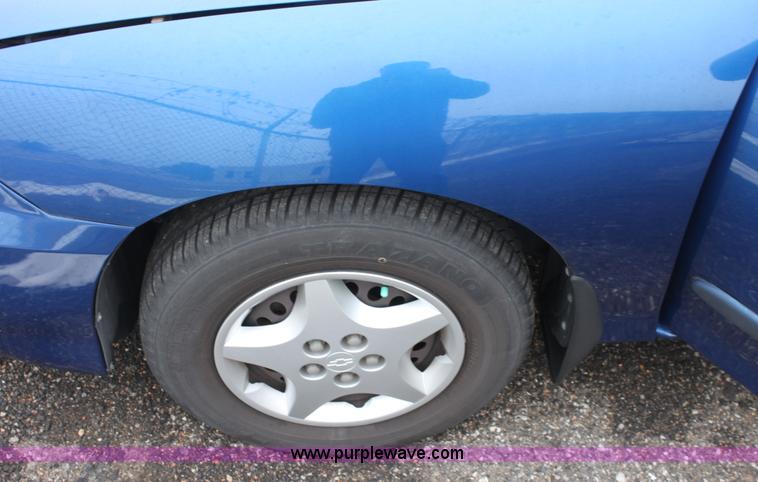 image for item 3095 2004 Chevrolet Cavalier