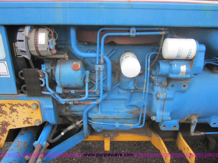 image for item 3098 1990 Ford 7740 New Holland tractor