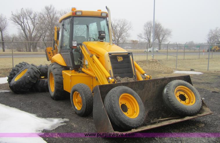 image for item 3102 2002 JCB 214E backhoe