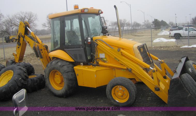 image for item 3102 2002 JCB 214E backhoe
