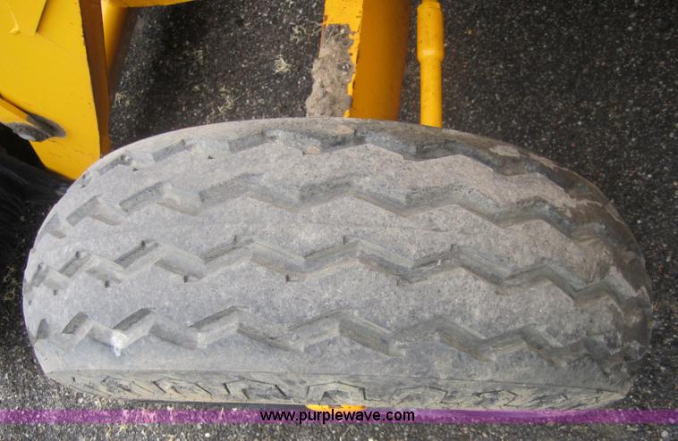 image for item 3102 2002 JCB 214E backhoe