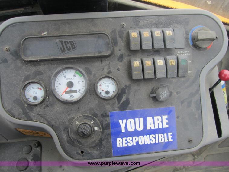 image for item 3102 2002 JCB 214E backhoe