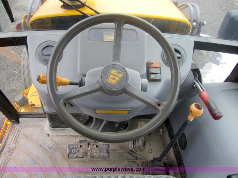 image for item 3102 2002 JCB 214E backhoe
