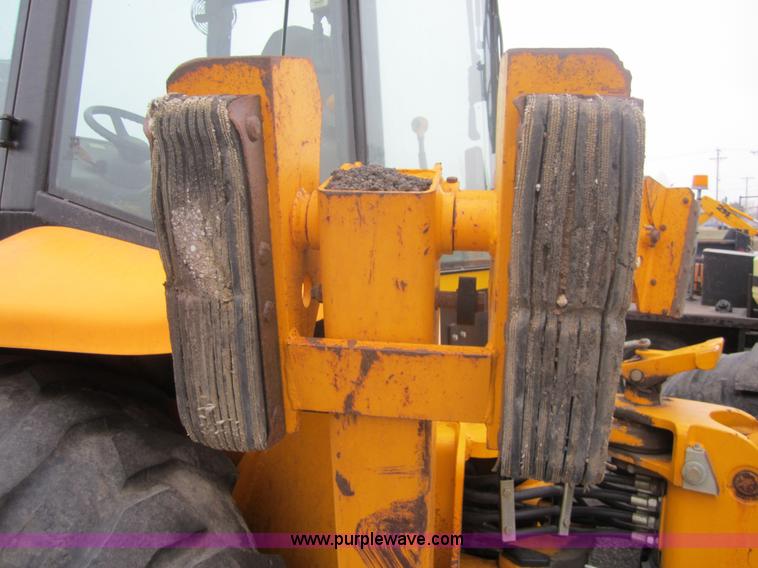 image for item 3102 2002 JCB 214E backhoe