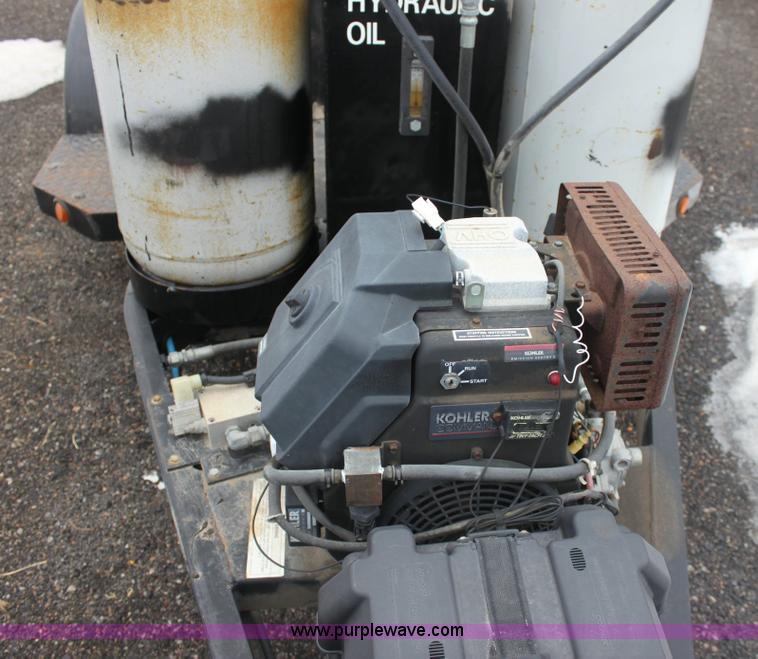 image for item 3111 2001 Crafco pressure applicator