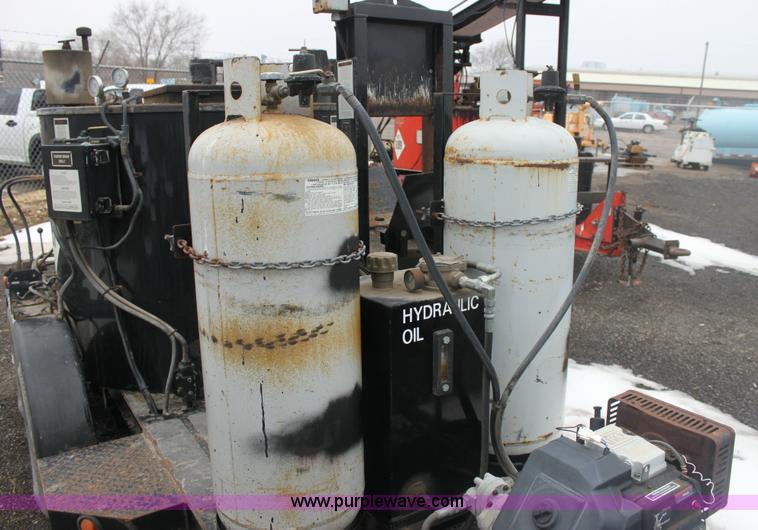 image for item 3111 2001 Crafco pressure applicator