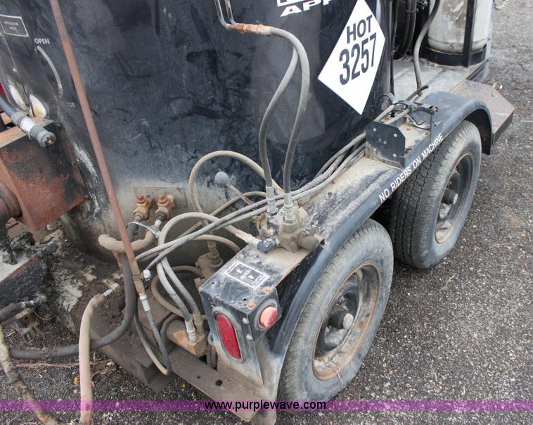 image for item 3111 2001 Crafco pressure applicator