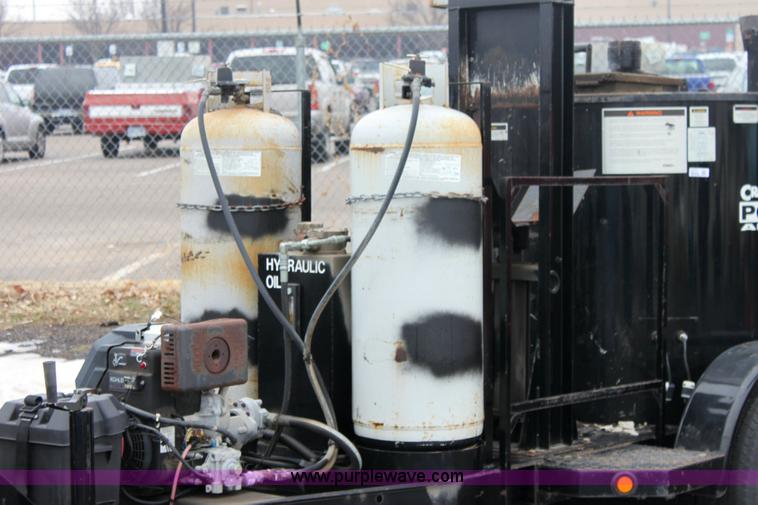 image for item 3111 2001 Crafco pressure applicator