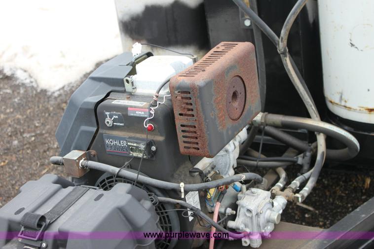 image for item 3111 2001 Crafco pressure applicator