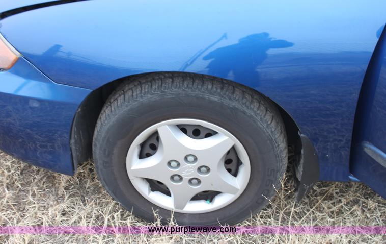 image for item 3251 2003 Chevrolet Cavalier